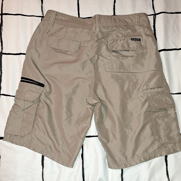 Burnside Shorts - Picture 4 of 6